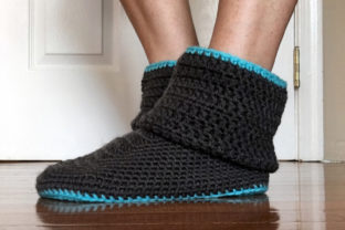 Download Women's Slouchy Slippers Crochet Pattern - Crochet Collection